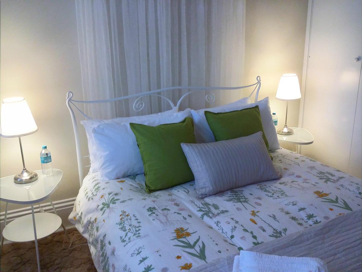 The Bank Guesthouse Глен Инес Екстериор снимка